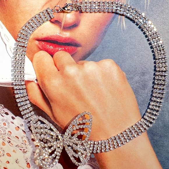🌟 Rhinestone Butterfly 🦋 Platinum Plated Choker 14K Gold - Picture 4 of 4